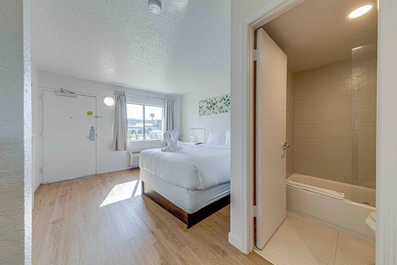 Travel Lodge By Wyndham 10 Min From Disney Kissimmee Zewnętrze zdjęcie